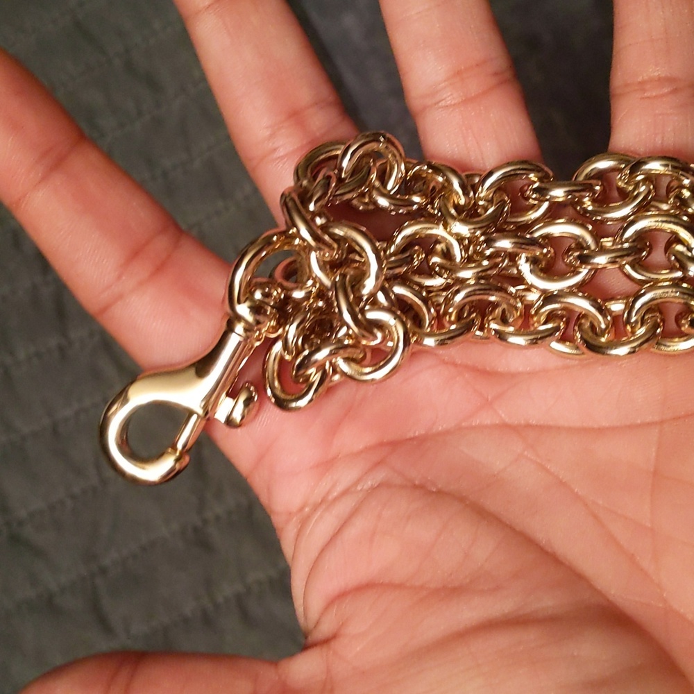 Coach shimmer snakeskin pattern wristlet/bag in cream & gray w/ gold hardware - Picture 13 of 14